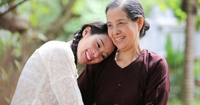 Người con hiếu muốn làm cho cha mẹ được vinh dự thì không gì hơn làm thiện tích đức. Việc thành tựu công danh chỉ nên xem là việc thứ yếu.